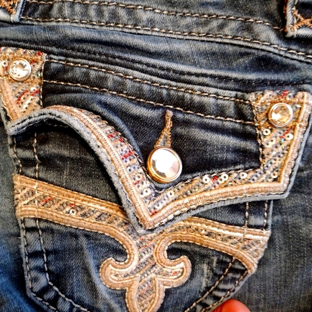 Cute AF Rock revival jeans